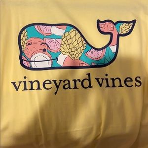Vineyard Vines tshirt